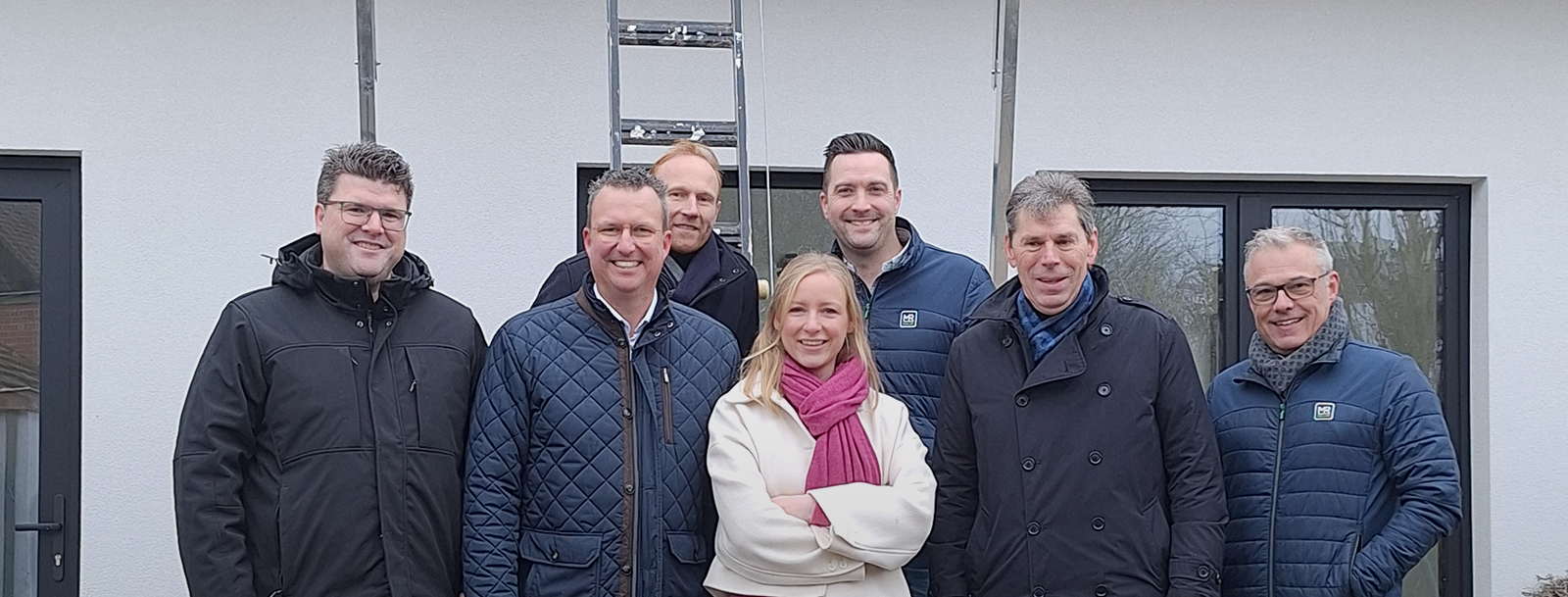 Groepsfoto met Melissa Depraetere en het MR Solar team