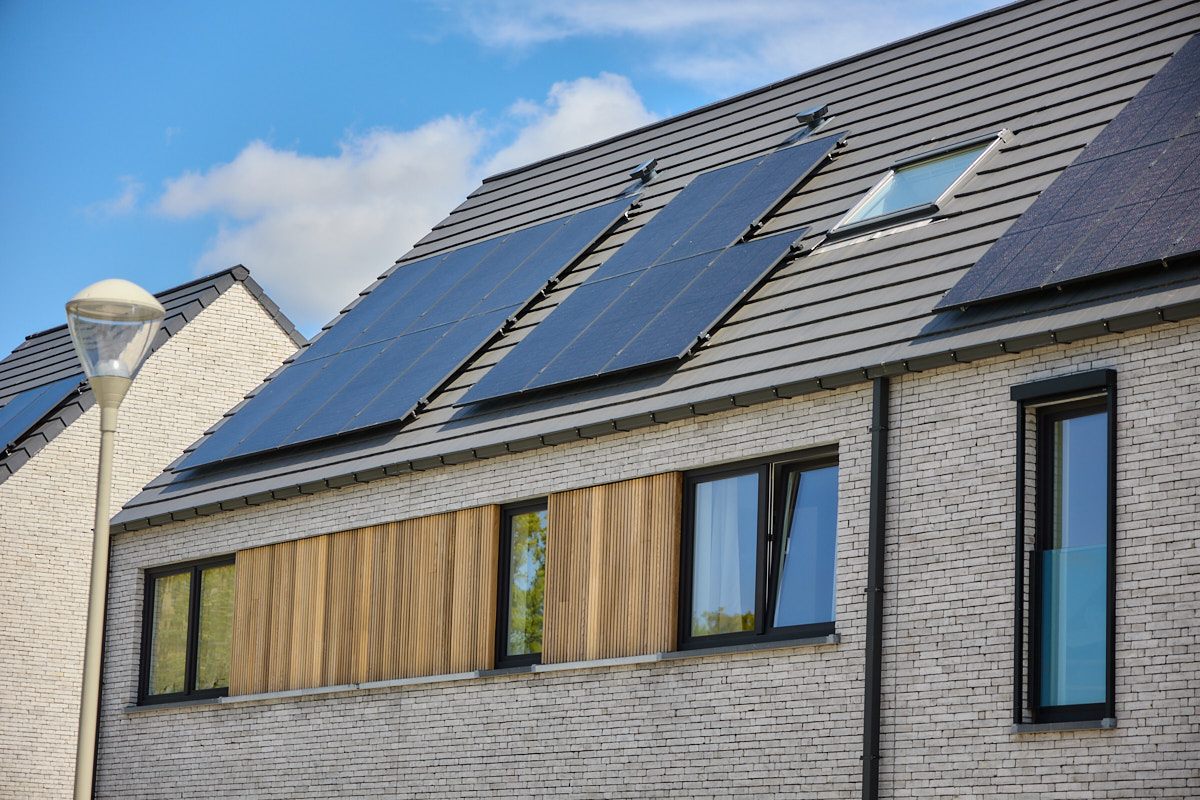 Zonnepanelen op het dak van een particuliere klant