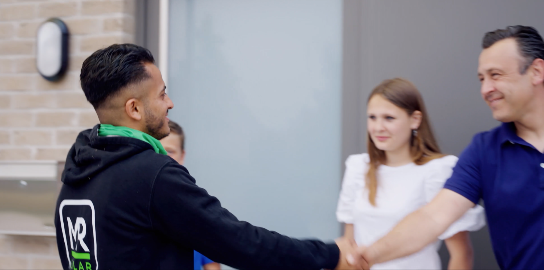 Persoonlijke begroeting MR Solar medewerker